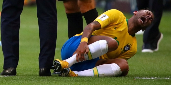 FIFA - FIFA18: Mi történik, ha direkt sérülnek le a játékosok egymás után egy meccsen?